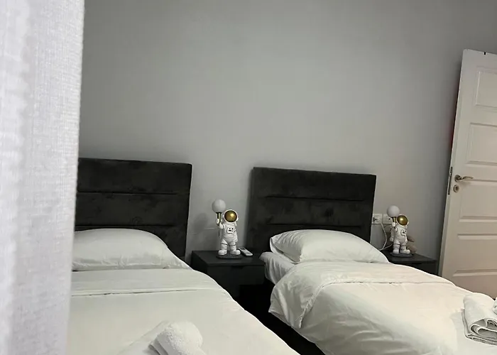 Fia 9 - Panoramic View * 地拉那